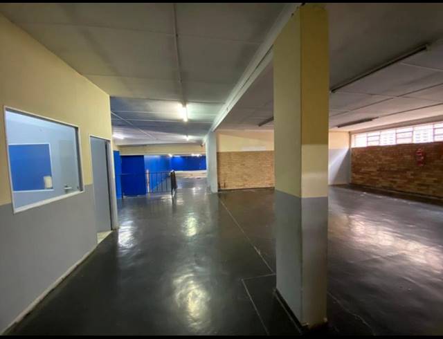 BUSINESS PROPERTY TO RENT IN LA ROCHELLE